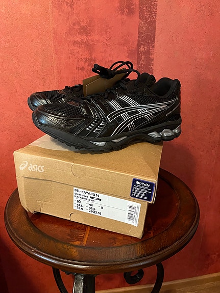 Asics Gel Kayano 14 juoksukengät koko 44 musta