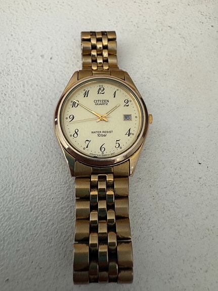 Citizen Quartz 6110-845897 – Japan, 10 Bar, kullattu alkuperäinen ranneke