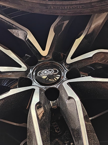 Audi aluvanteet renkailla 21"