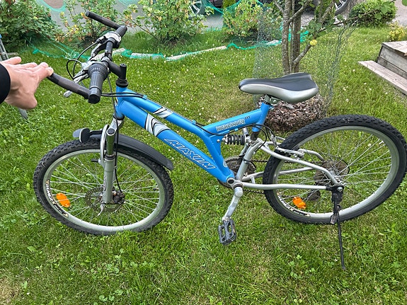 Maxim Highlander 111 -täysjousitettu maastopyörä