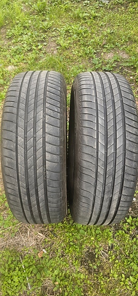 215/60R17 Bridgestone
