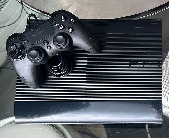 Sony PlayStation 3 500GB modattu