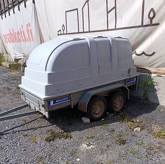 Kuomullinen kaksi akselinen peräkärry