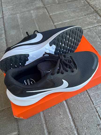 Nike revolution 7