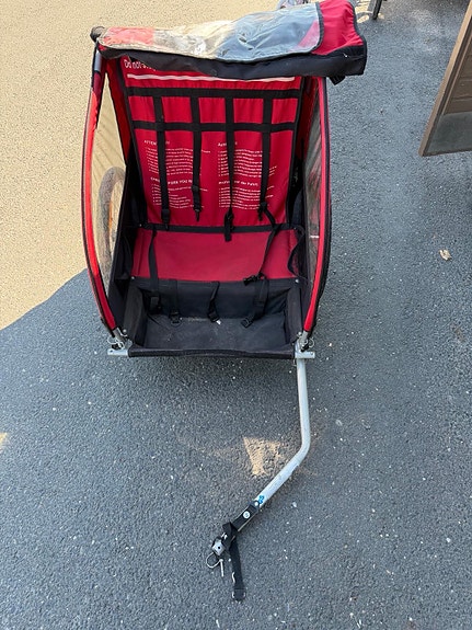 Pyöräkärry yhdelle tai kahdelle lapsille