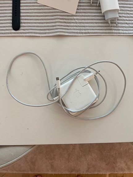 Apple magsafe 61W laturi + johto