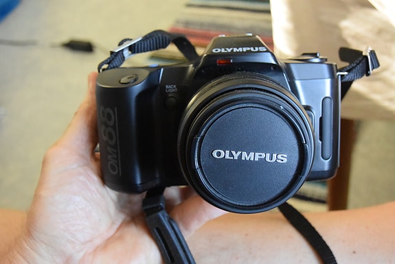 Olympus OM88 filmikamera musta + AGFA salama