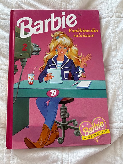 Barbie Pankkineidin salaisuus kirja