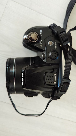 Toimiva Nikon Coolpix -digikamera