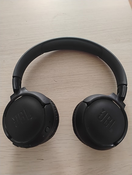 JBL langattomat Bluetooth kuulokkeet