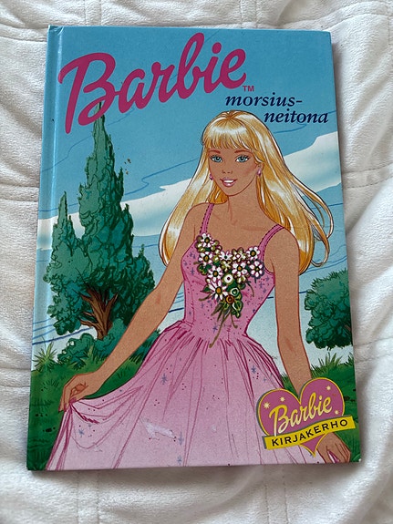 Barbie morsiusneitona kirja