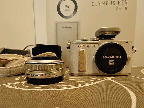 Olympus PEN E-PL8 + m.zuiko 17mm f2.8