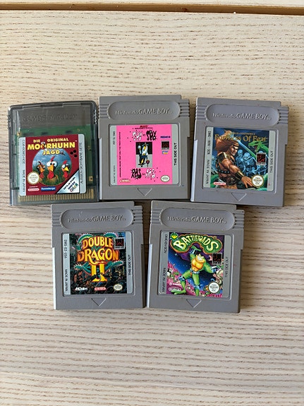 Nintendo Game Boy Color + 5 peliä – toimiva paketti