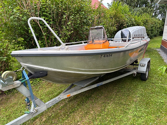 Vuokrataan vene Buster S + Yamaha 30hp efi
