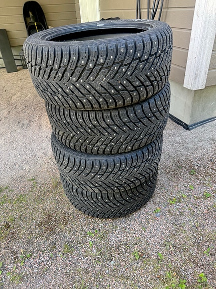 Nokian Hakkapeliitta 10 EV Premium -nastarenkaat 235/45 R18 DOT 3723