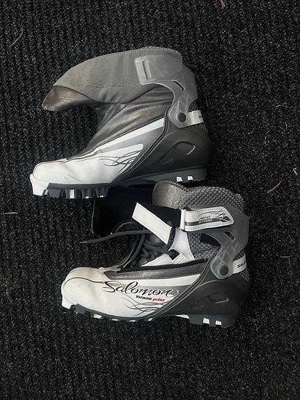 Salomon Vitane Pilot maastohiihtomonot 40.5