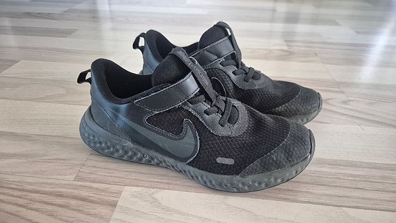 Nike (tarra-) lenkkarit 34