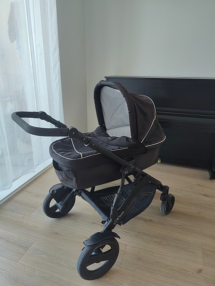 Britax B-dual tuplarattaat