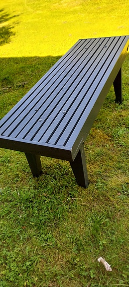 Puinen penkki