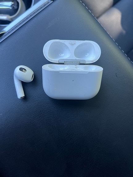 Apple langattomat nappikuulokkeet kotelolla