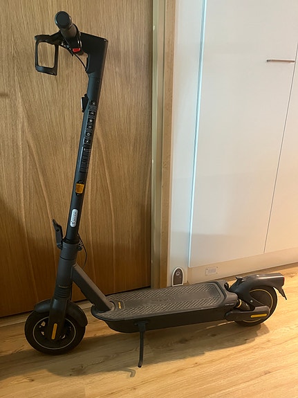 Segway Ninebot Max G2 sähköpotkulauta musta