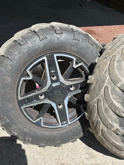 Polaris 14” vanteet kehnoilla renkailla