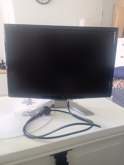 Acer  22" LCD-Näyttö+Näppäimistö ja hiiri
