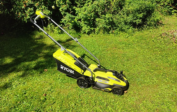 Ryobi 1300w ruohonleikkuri *varattu*
