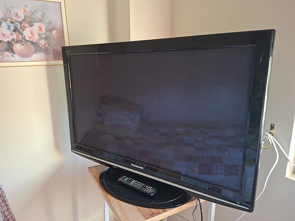 Myydään käyttämättömänä Panasonic TX P42S10E