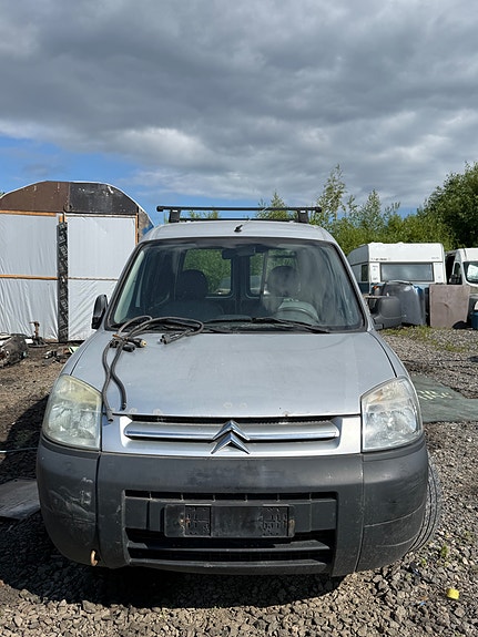 Citroën Berlingo 2.0 HDi 90 hv 2005 varaosina