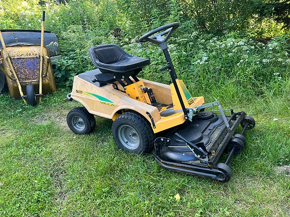 stiga ajettava ruohonleikkuri