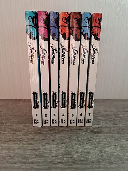 Full Moon -manga pokkarit 1–7 suomeksi (koko sarja)
