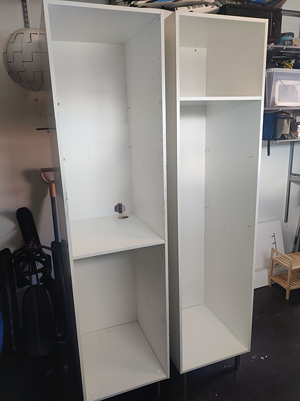 2 kpl 50cm leveää kaappia ja 120cm leveä yläkaappi