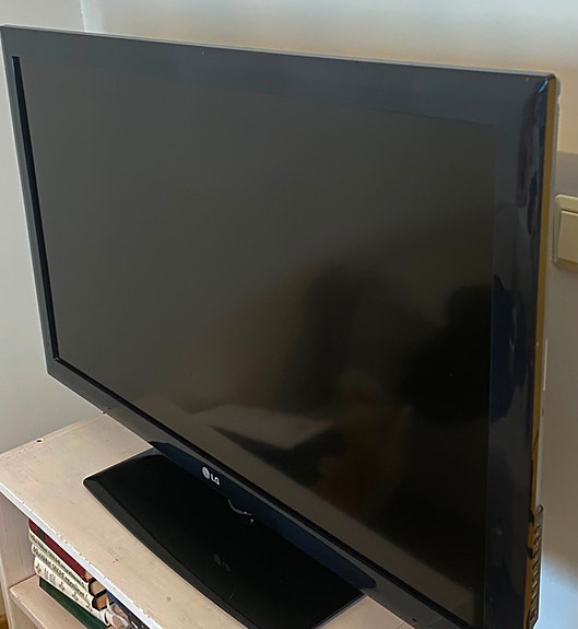 LG 42" Full HD televisio (60Hz)