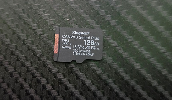 128 GB V10 Kingston