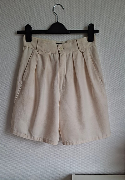 Naisten shortsit