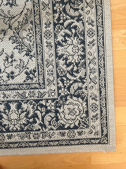 Tummansininen/beige matto