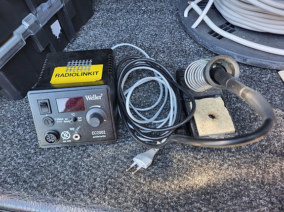 Weller EC2002 juotosasema kolvilla