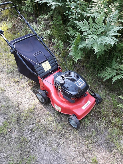 Warrior vetävä ruohonleikkuri