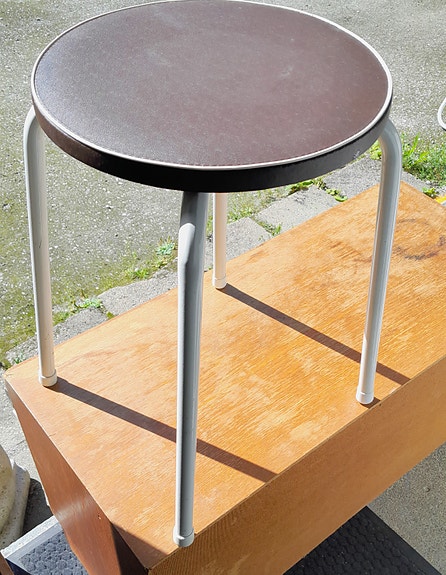 Vanhat retrot huonekalut