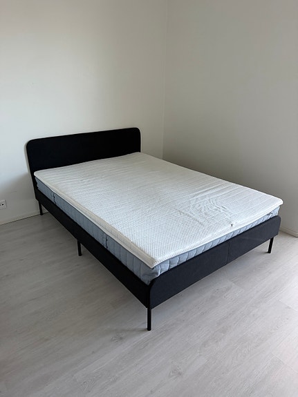 Kuin uusi Sänky + patja + petauspatja (IKEA VESTERÖY)