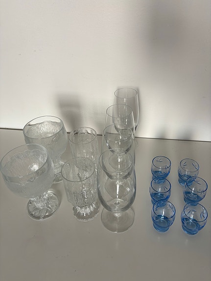 Iittala Ultima Thule & Gaissa lasisetti + siniset snapsilasit (15 kpl)