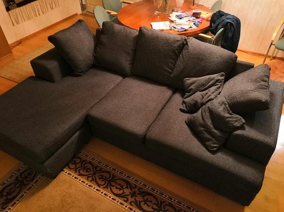 Myydään iso kulmasohva