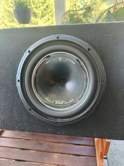 Boss 1800W subwoofer kaiutin autoon
