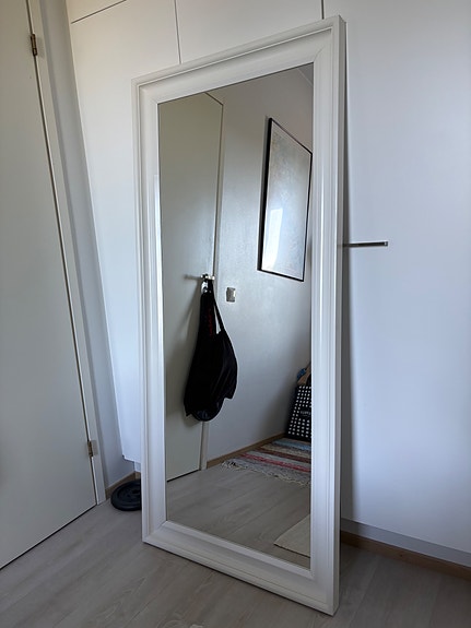 Ikean peili (Hemnes)