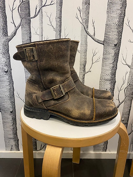 UGG Australia Rockville 2 Engineer Saappaat