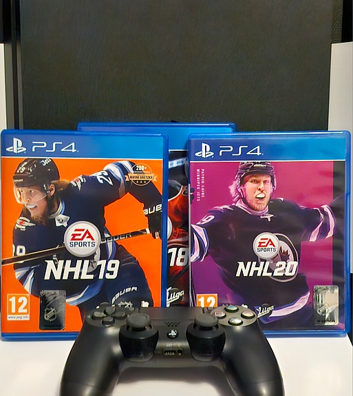 Playstation 4 sekä pelejä, ohjain