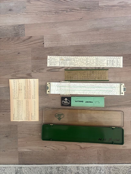 Faber-Castell laskutikku kotelolla