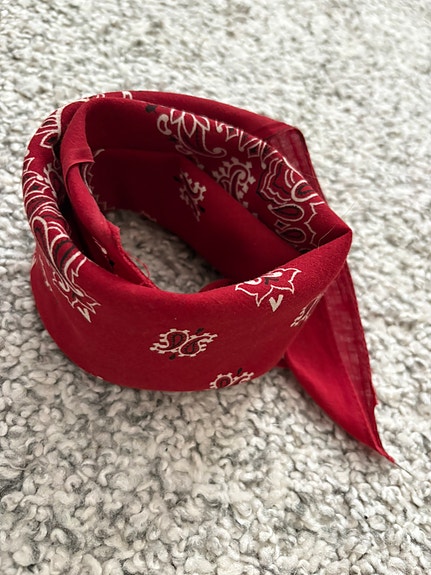 Viininpunainen bandana Huivi