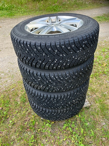 Talvirenkaat vanteilla